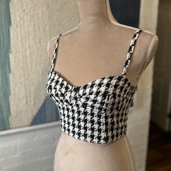 Stradivarius Black and White Houndstooth Crop Top - Picture 2 of 9